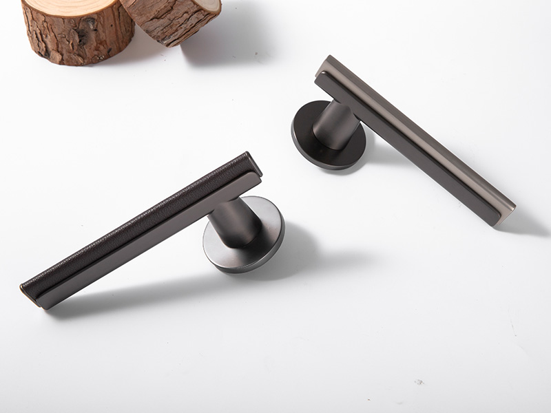 Niaj hnub craftsmanship thiab khoom kim heev ib lo lus qhov rooj xauv