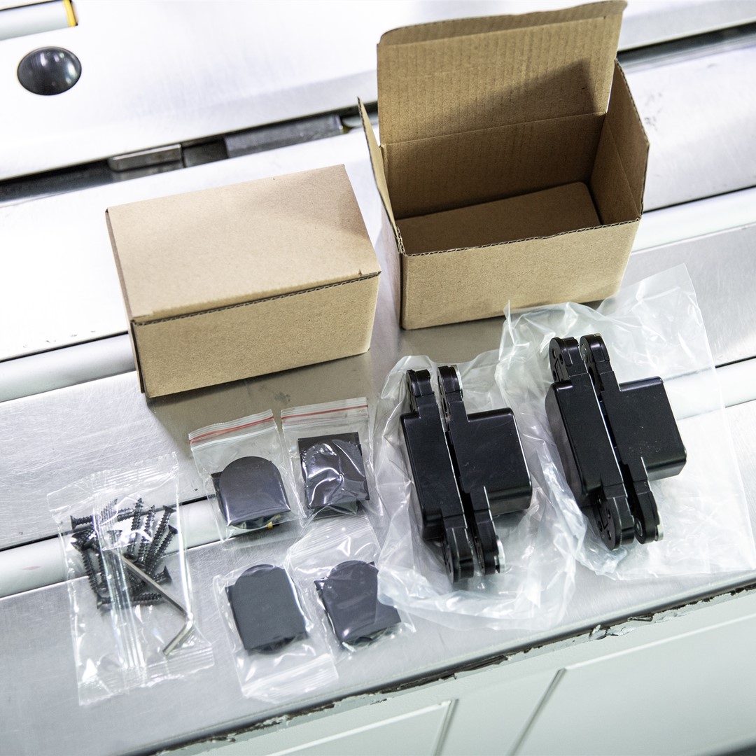 17 years of professional manufacturing of door hinges