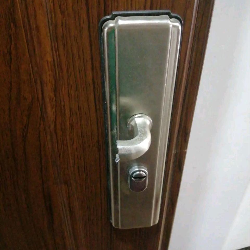 Door Handle Loose or Broken? Prevention & Emergency Fixes