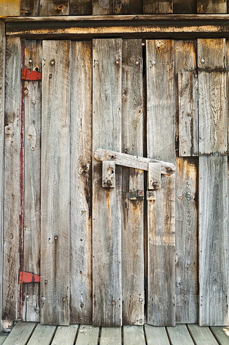 Medieval door hardware design