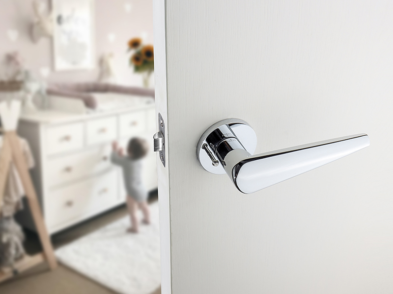 children room door hardware solution2